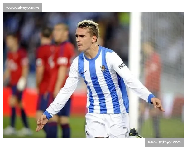 皇家社会续约本土青训后卫佩鲁 - 罗德里格斯 新约至 2026 年 皇家社会续约本土青训后卫佩鲁 - 罗德里格斯 新约至 2026 年