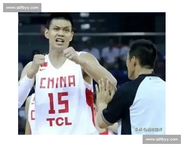 许钟豪铁山靠致亚洲第一后卫报销，CBA 恶汉再引国际争议