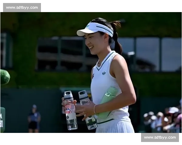 温网激战！王欣瑜强势晋级，下轮 CCTV5 直播，一起为中国金花助威！